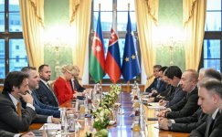 President Ilham Aliyev hold expanded meeting with President of Slovakia in Bratislava (PHOTO)