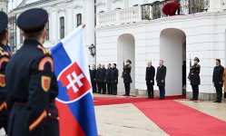 Bratislava hosts official welcome ceremony for President Ilham Aliyev (PHOTO)