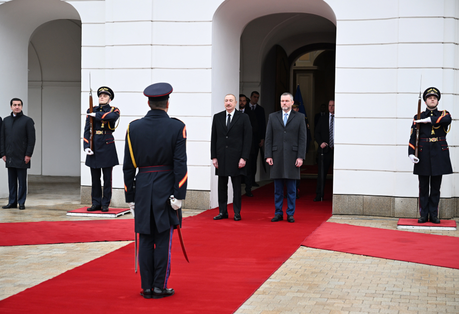 Bratislava hosts official welcome ceremony for President Ilham Aliyev (PHOTO)