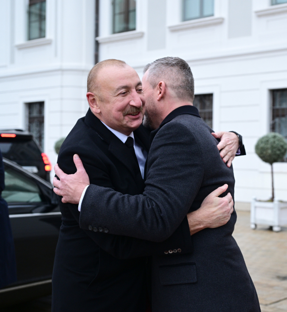 Bratislava hosts official welcome ceremony for President Ilham Aliyev (PHOTO)