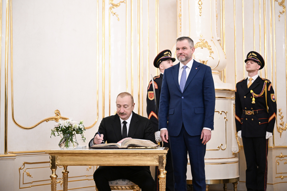 Bratislava hosts official welcome ceremony for President Ilham Aliyev (PHOTO)