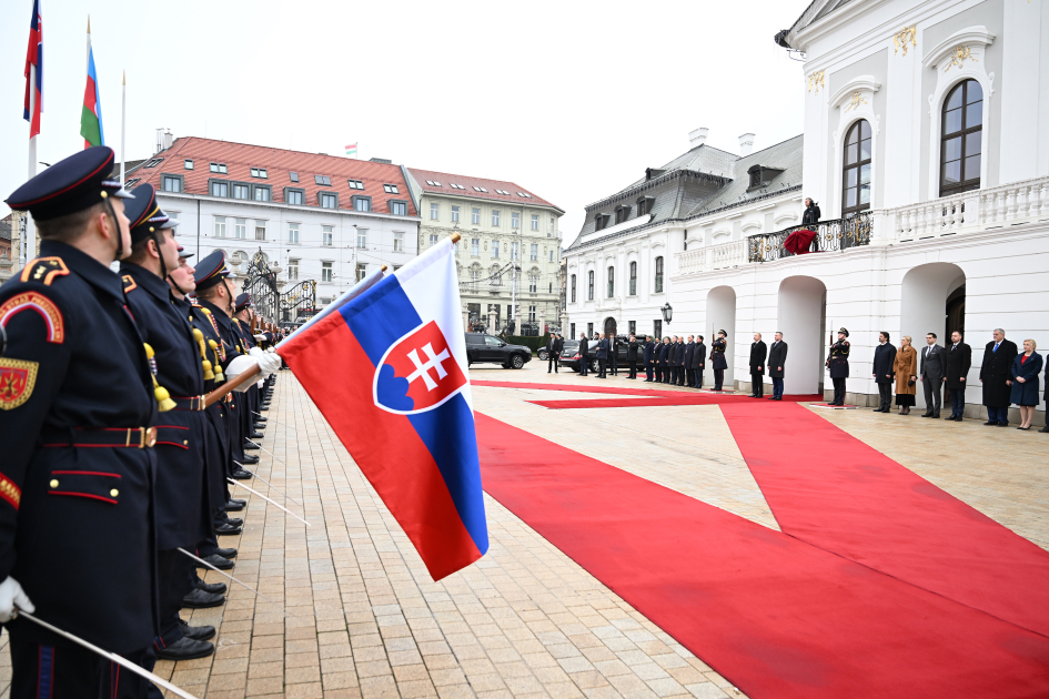 Bratislava hosts official welcome ceremony for President Ilham Aliyev (PHOTO)