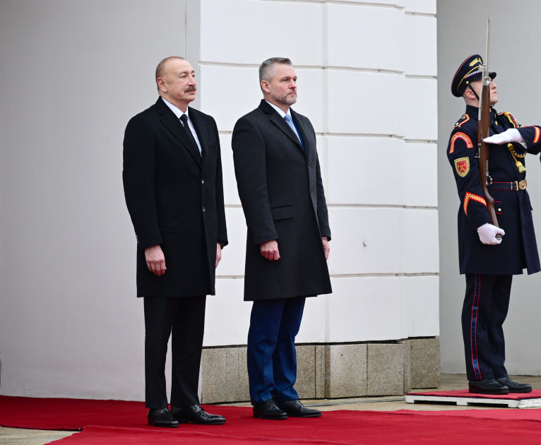 Bratislava hosts official welcome ceremony for President Ilham Aliyev (PHOTO)