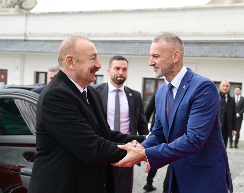 President Ilham Aliyev holds one-on-one and expanded meetings with Speaker of National Council of Slovakia (PHOTO)
