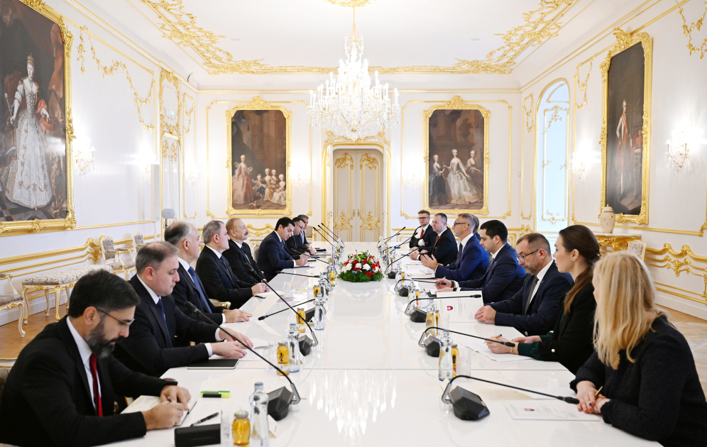 President Ilham Aliyev holds one-on-one and expanded meetings with Speaker of National Council of Slovakia (PHOTO)