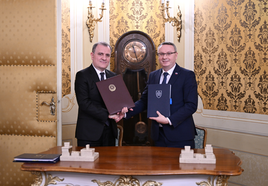 Azerbaijan and Slovakia sign several documents in Bratislava (PHOTO)