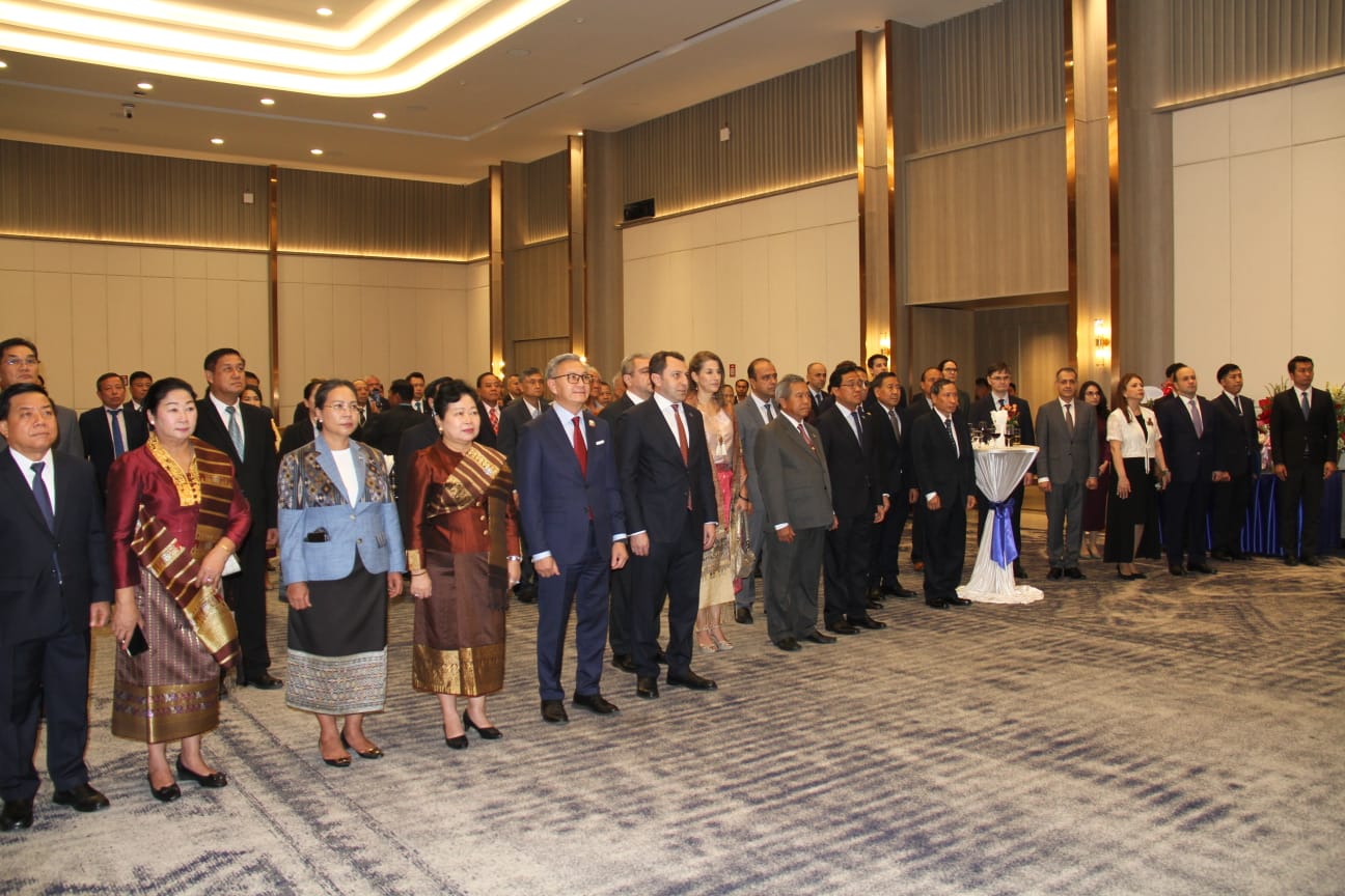 Azerbaijan, Laos discuss key areas of political, economic, and humanitarian co-op (PHOTO)
