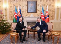 President Ilham Aliyev holds one-on-one meeting with Prime Minister of Slovakia (PHOTO/VIDEO)