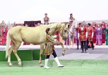 Vice-President of Heydar Aliyev Foundation Leyla Aliyeva visits exhibition of Turkmen national cuisine (PHOTO)
