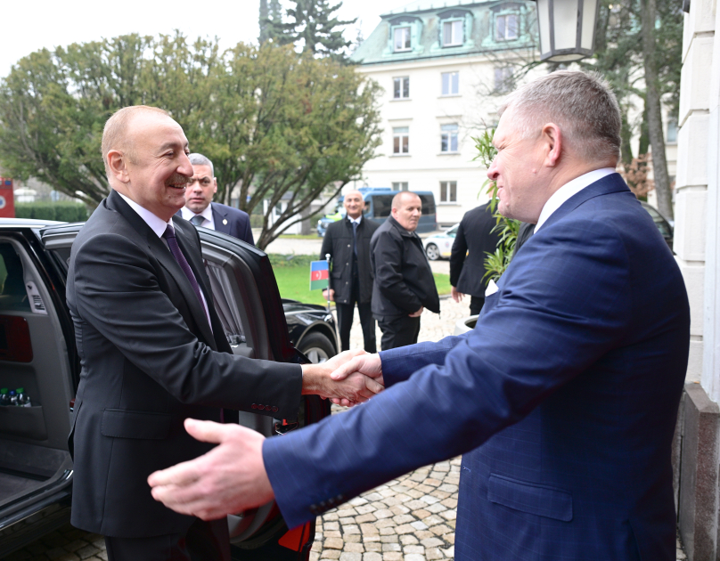 President Ilham Aliyev holds one-on-one meeting with Prime Minister of Slovakia (PHOTO/VIDEO)