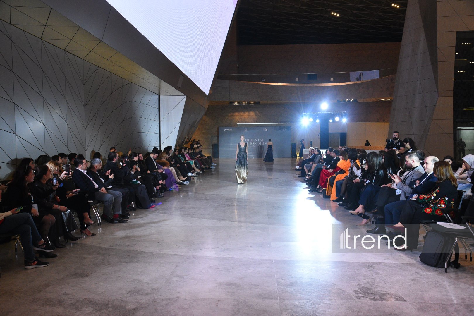 Colorful defile of Oriental Fashion Show highlights Baku Creative Week - 2025 (PHOTO)