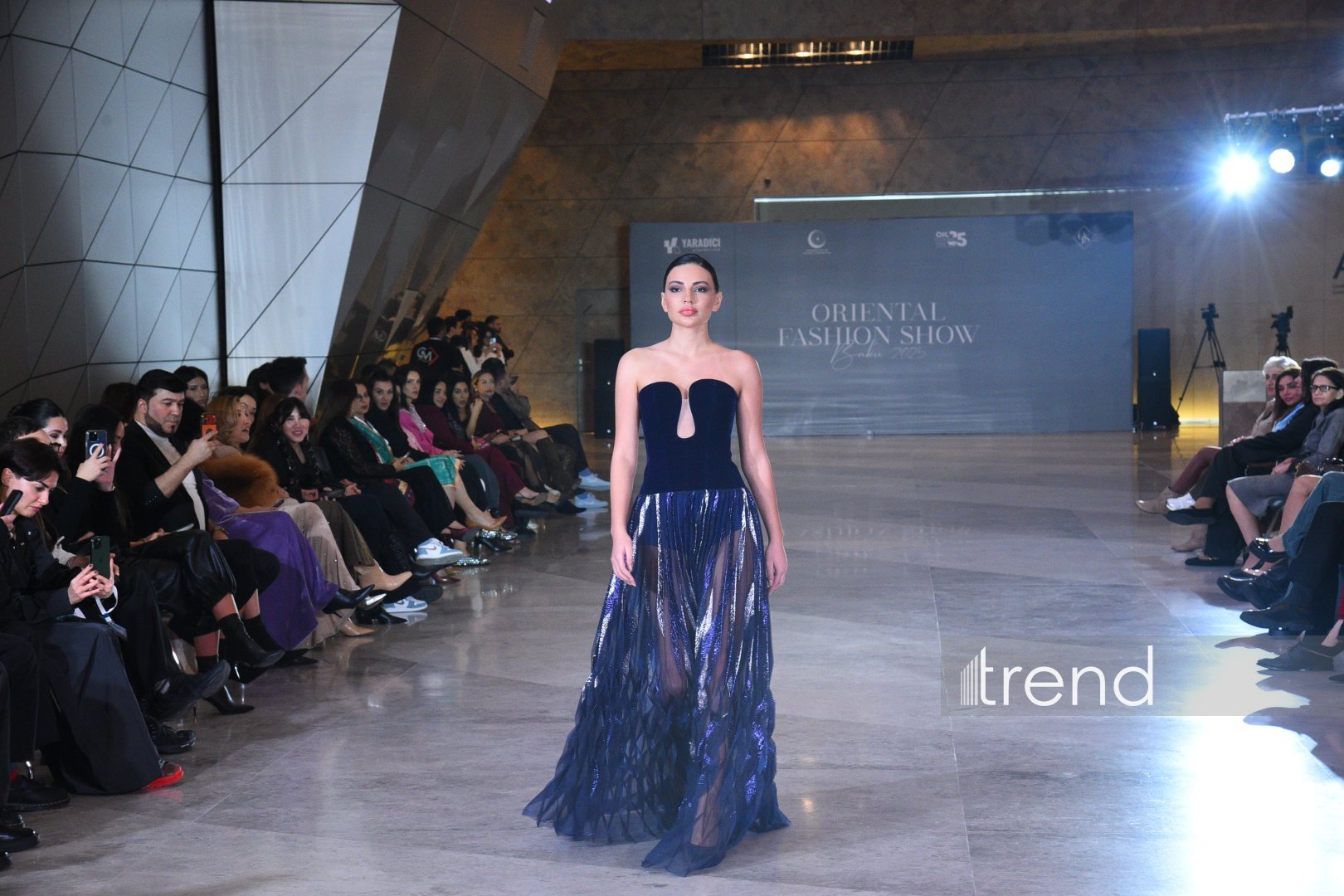 Colorful defile of Oriental Fashion Show highlights Baku Creative Week - 2025 (PHOTO)
