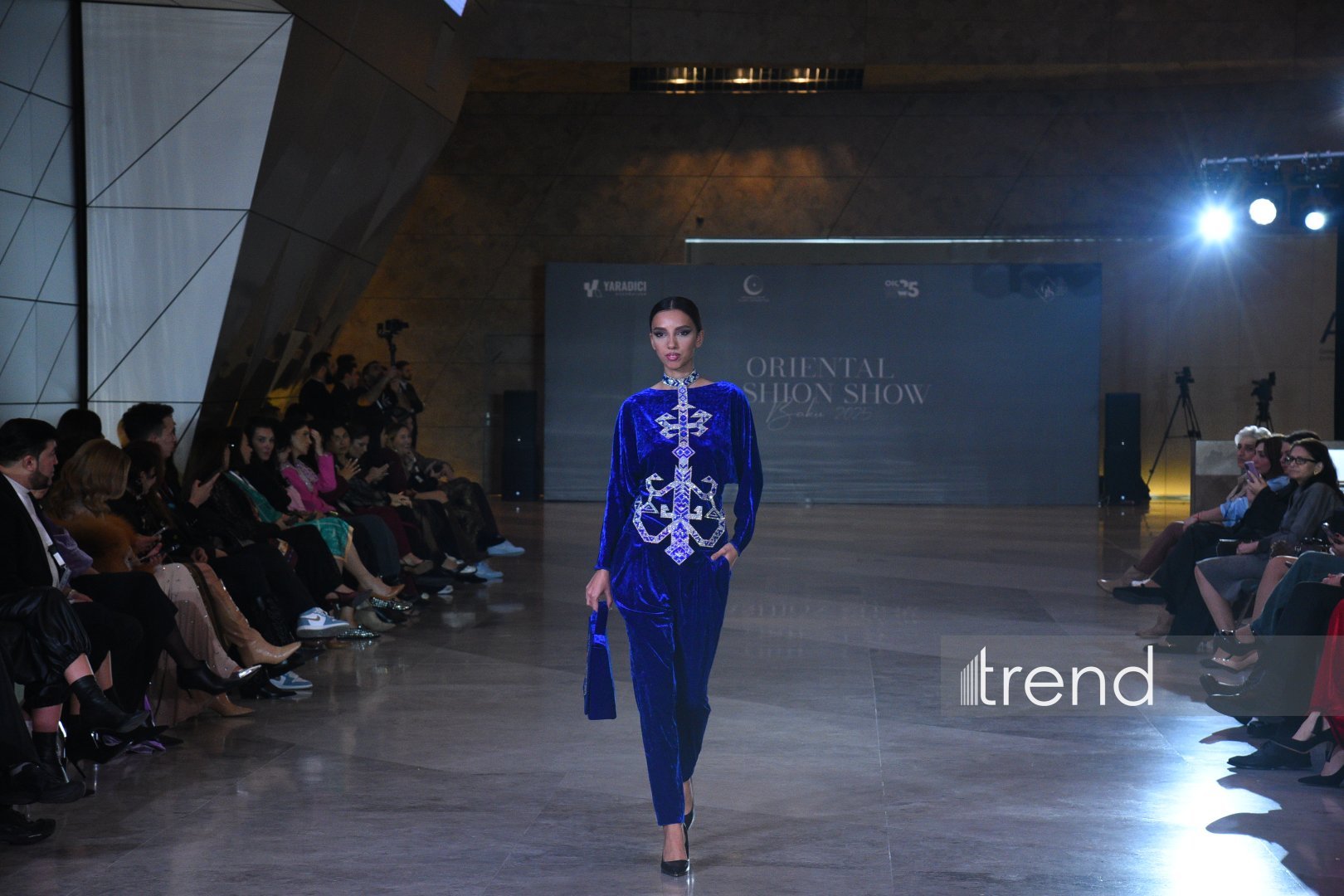Colorful defile of Oriental Fashion Show highlights Baku Creative Week - 2025 (PHOTO)