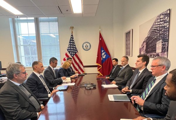 Azerbaijani minister meets with assistant secretaries of U.S. Department of Commerce
