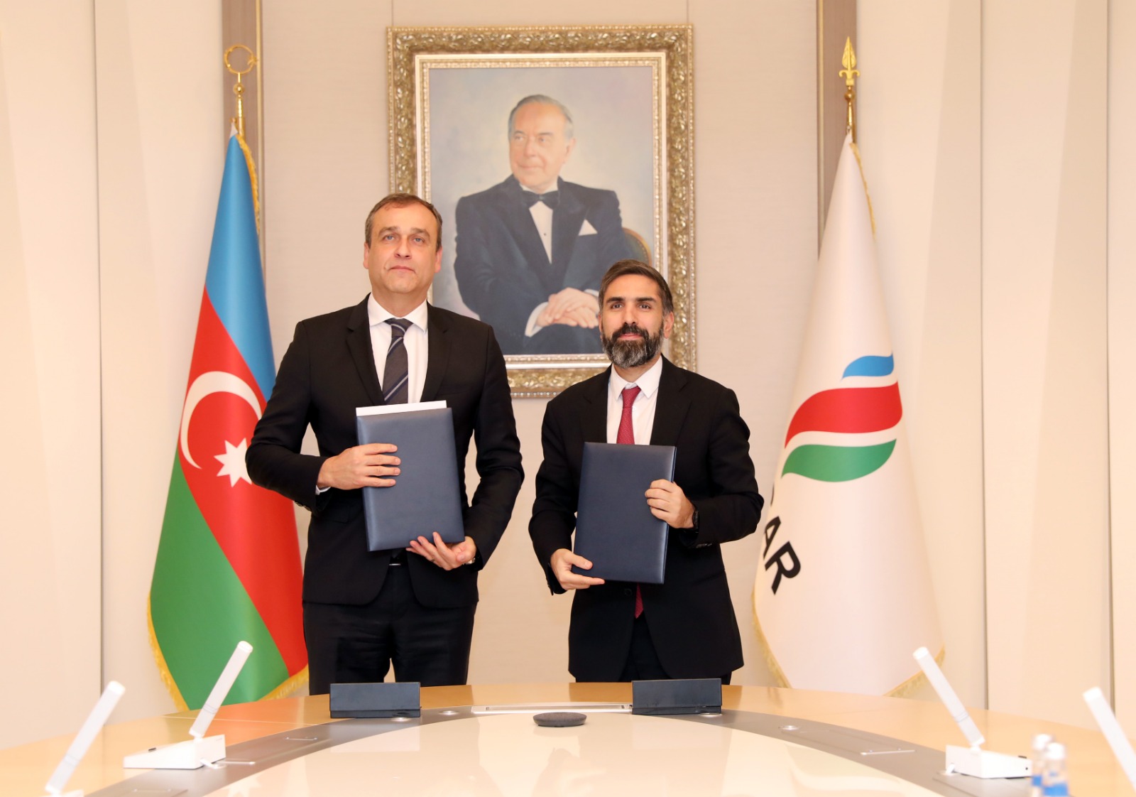 SOCAR and MVM Group enhancing regional energy security cooperation (PHOTO)