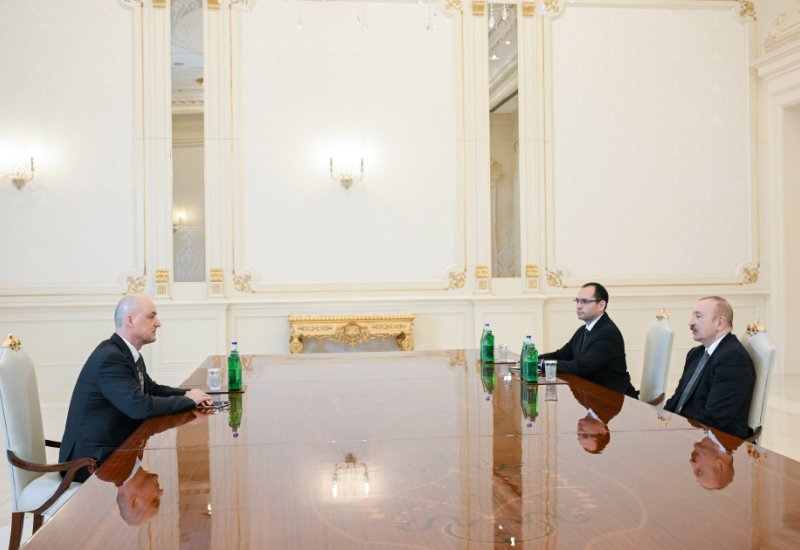 President Ilham Aliyev receives John Deere President for Central Asia and CIS countries (PHOTO)