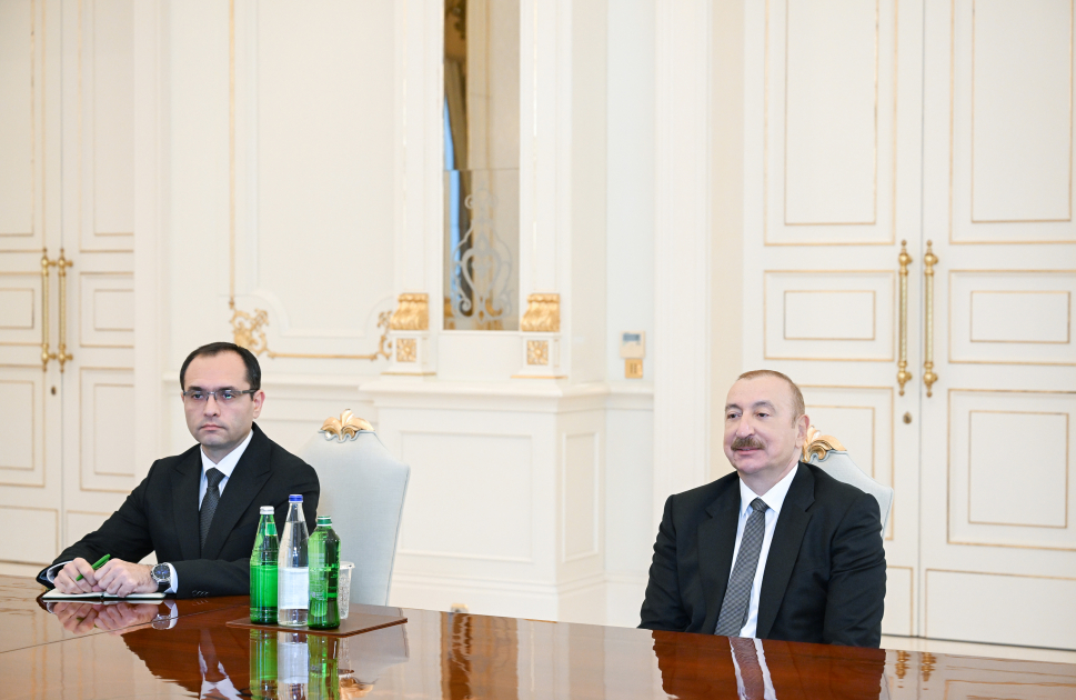 President Ilham Aliyev receives President of John Deere for CIS and Central Asia (PHOTO)