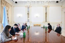 President Ilham Aliyev receives UK and Northern Ireland’s Trade Envoy to Azerbaijan (PHOTO)