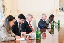 President Ilham Aliyev receives UK and Northern Ireland’s Trade Envoy to Azerbaijan (PHOTO)