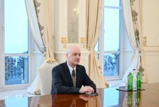 President Ilham Aliyev receives President of John Deere for CIS and Central Asia (PHOTO)