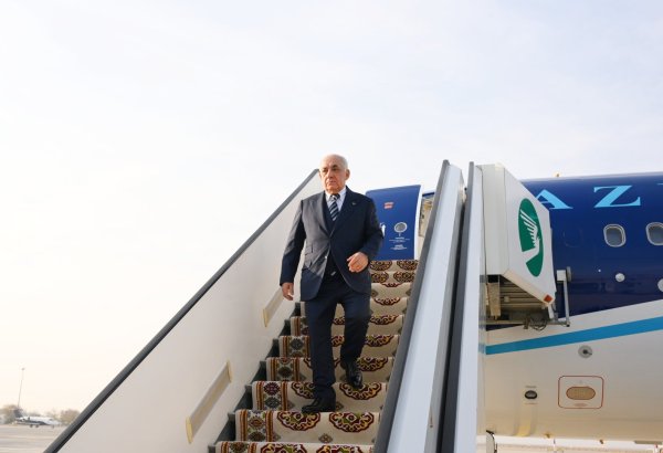 Azerbaijani PM arrives for working visit to Turkmenistan (PHOTO)