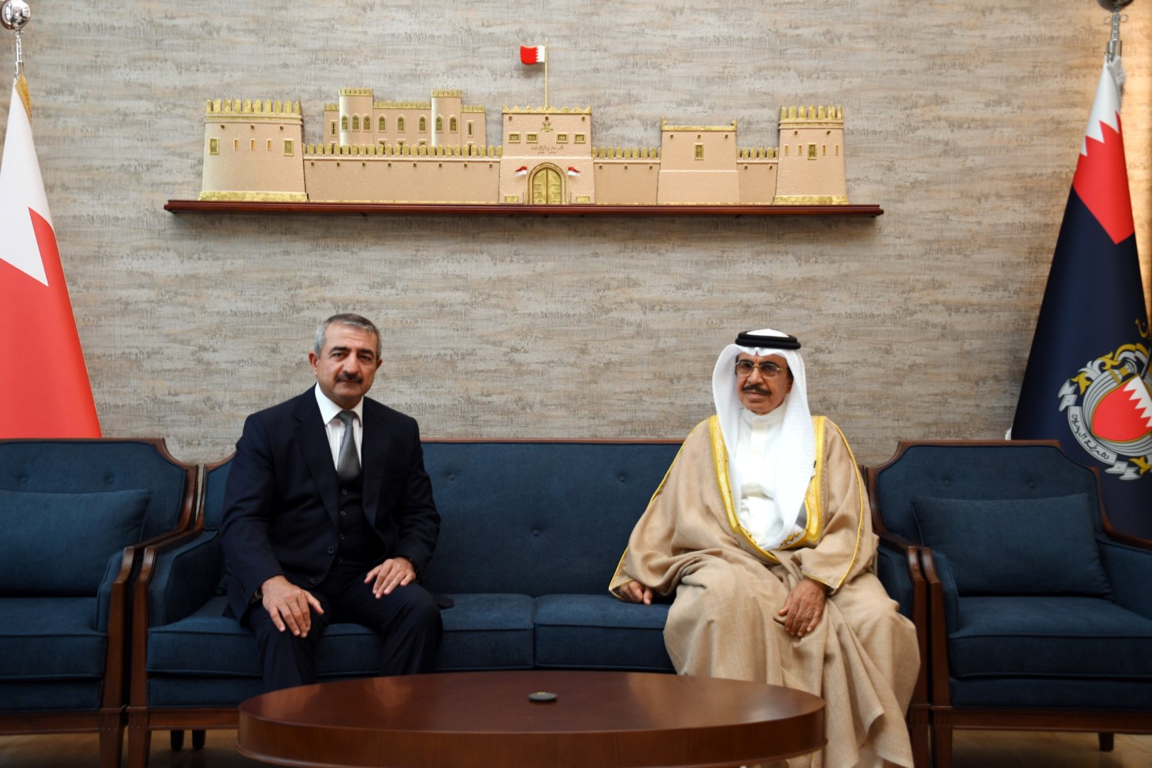 Azerbaijan’s Border Service chief meets with Bahraini Interior minister