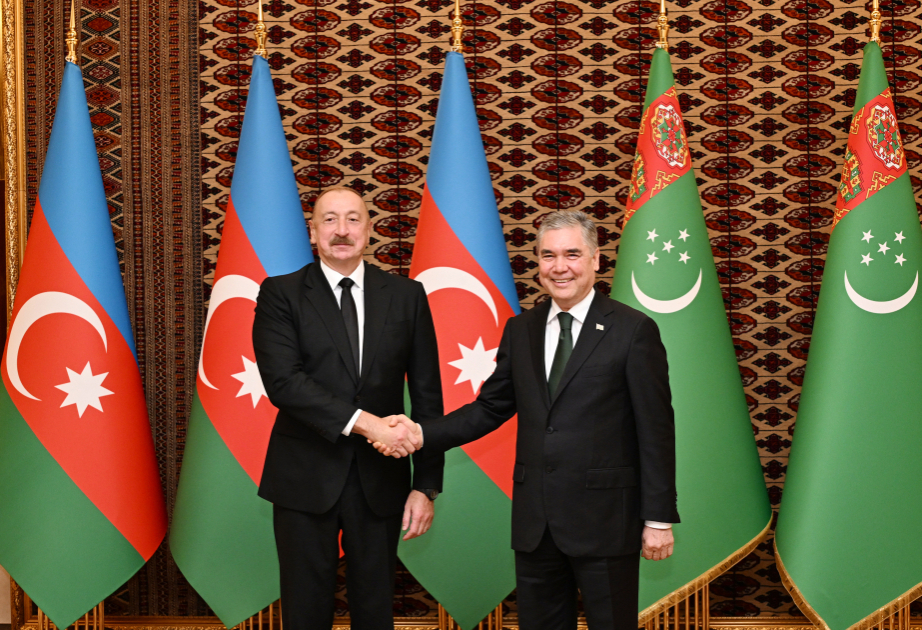 President Ilham Aliyev makes phone call to Chairman of Halk Maslakhaty of Turkmenistan