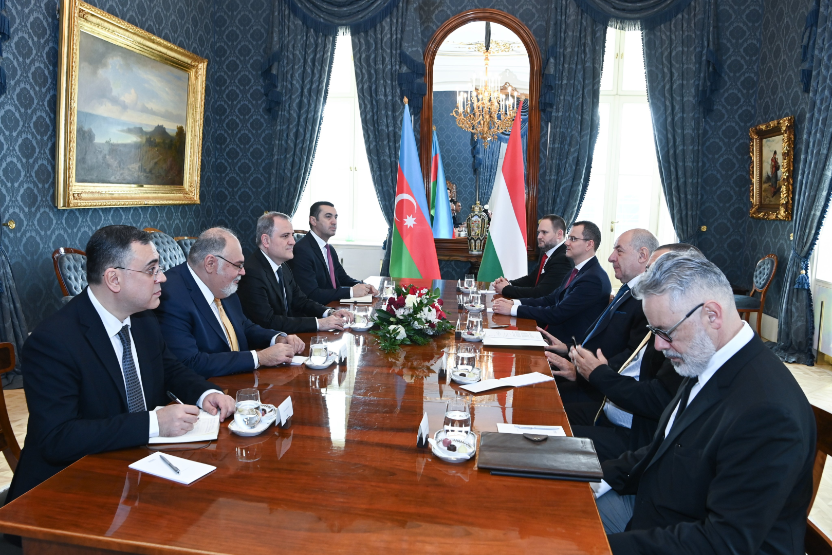 Azerbaijani FM discusses expanding strategic partnership with Hungarian president (PHOTO)