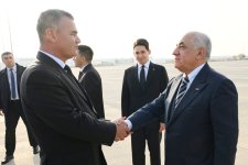 Azerbaijani PM arrives for working visit to Turkmenistan (PHOTO)