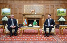 Azerbaijani PM discusses bilateral ties with Turkmenistan's president in Ashgabat (PHOTO)