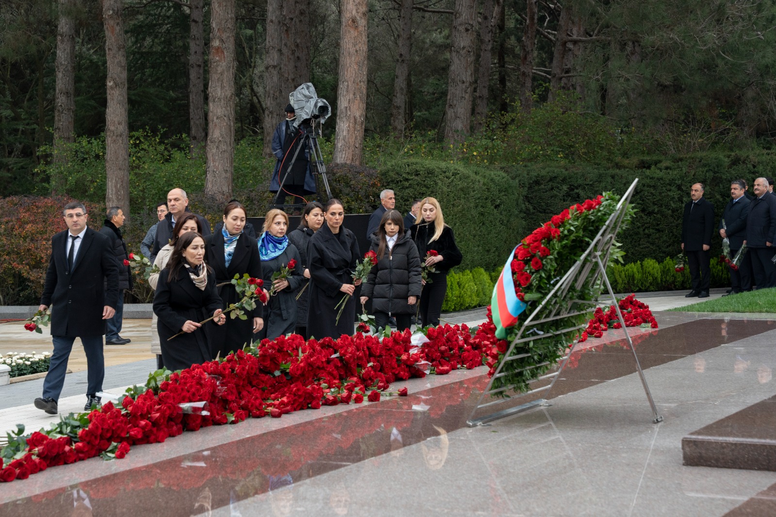 Azerbaijan's Ministry of Ecology and Natural Resources honors National Leader Heydar Aliyev (PHOTO)