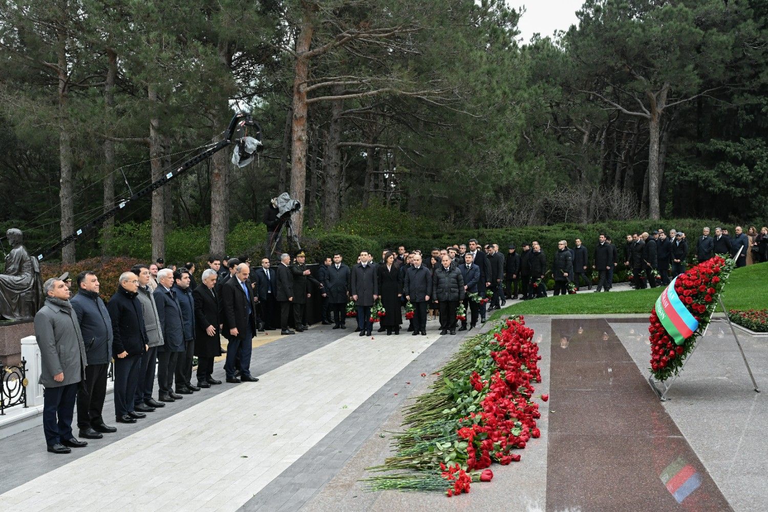 Azerbaijani Economy Ministry exalt memory of National Leader Heydar Aliyev (PHOTO)