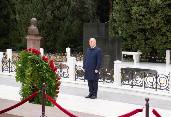 Azerbaijan's State Security Service exalt Great Leader Heydar Aliyev in Alley of Honor (PHOTO/VIDEO)