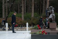 Azerbaijan's Ministry of Ecology and Natural Resources honors National Leader Heydar Aliyev (PHOTO)