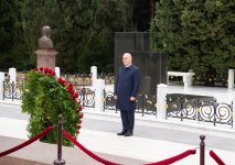 Azerbaijan's State Security Service exalt National Leader Heydar Aliyev in Alley of Honor (PHOTO/VIDEO)