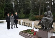 President Ilham Aliyev, First Lady Mehriban Aliyeva visit grave of National Leader Heydar Aliyev (PHOTO/VIDEO)