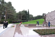 Azerbaijani officials pay tribute to National Leader Heydar Aliyev's memory (PHOTO)