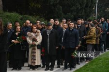 Azerbaijani people commemorate memory of National Leader Heydar Aliyev (PHOTO)
