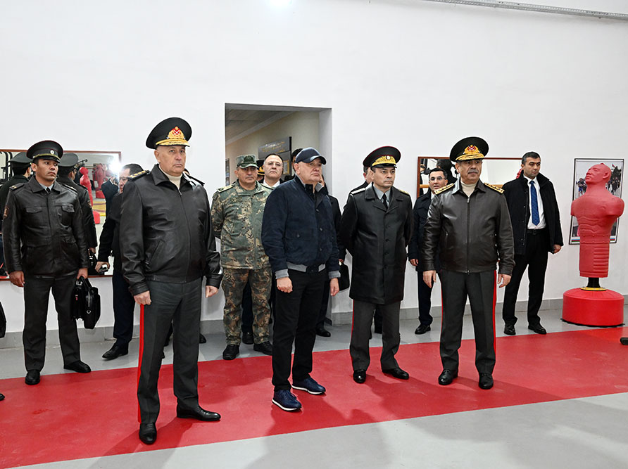 Azerbaijani Defense Minister, Uzbek military legates visit commando military unit (PHOTO)