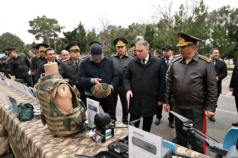 Azerbaijani Defense Minister, Uzbek military legates visit commando military unit (PHOTO)