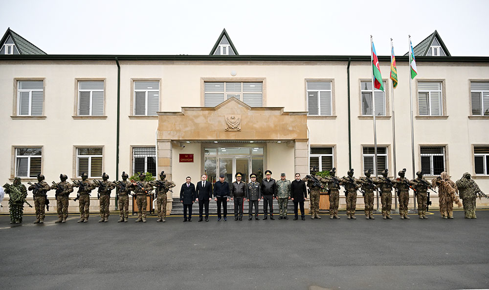 Azerbaijani Defense Minister, Uzbek military legates visit commando military unit (PHOTO)