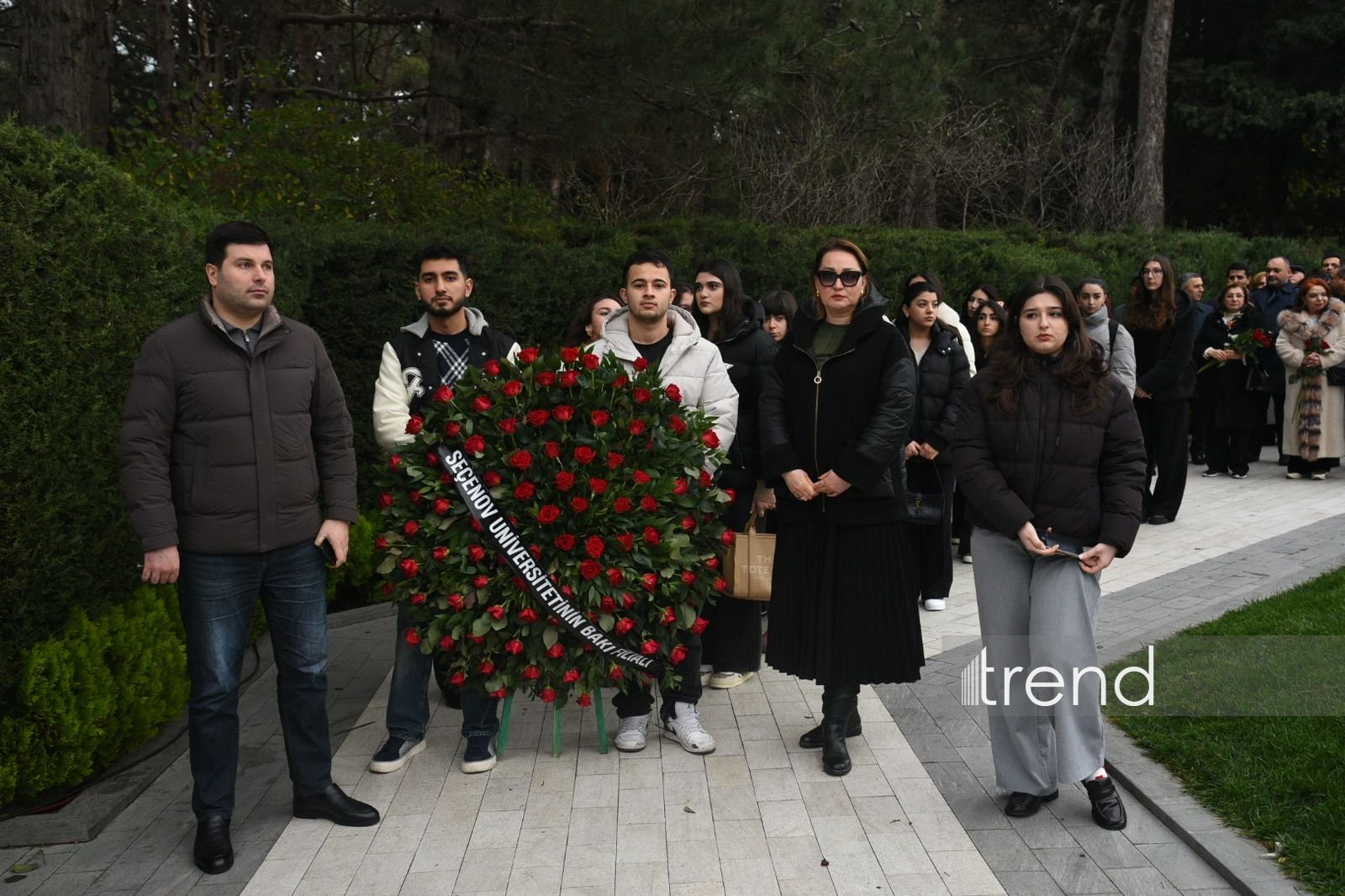 Azerbaijani people commemorate memory of National Leader Heydar Aliyev (PHOTO)