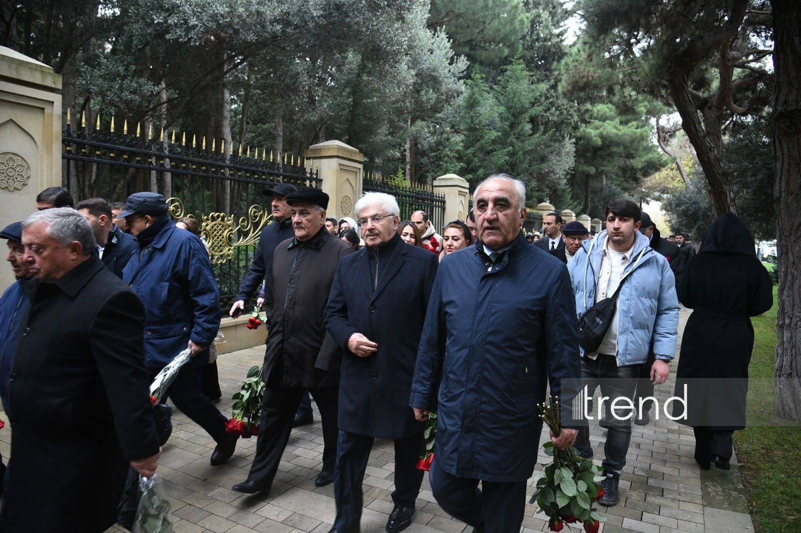 Azerbaijani people commemorate memory of National Leader Heydar Aliyev (PHOTO)
