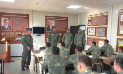 Azerbaijani Air Force command reviews army's combat readiness (PHOTO)