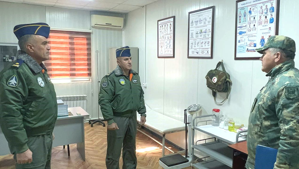 Azerbaijani Air Force command reviews army's combat readiness (PHOTO)