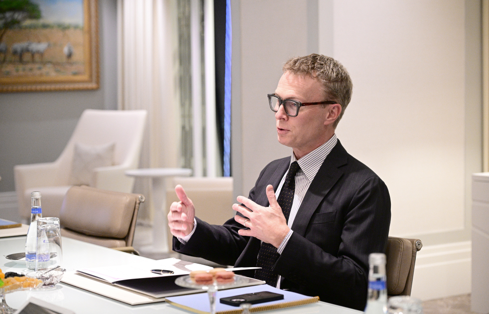 Vice-President of Heydar Aliyev Foundation Leyla Aliyeva meets with Special Representative of WHO Regional Office for Europe (PHOTO)