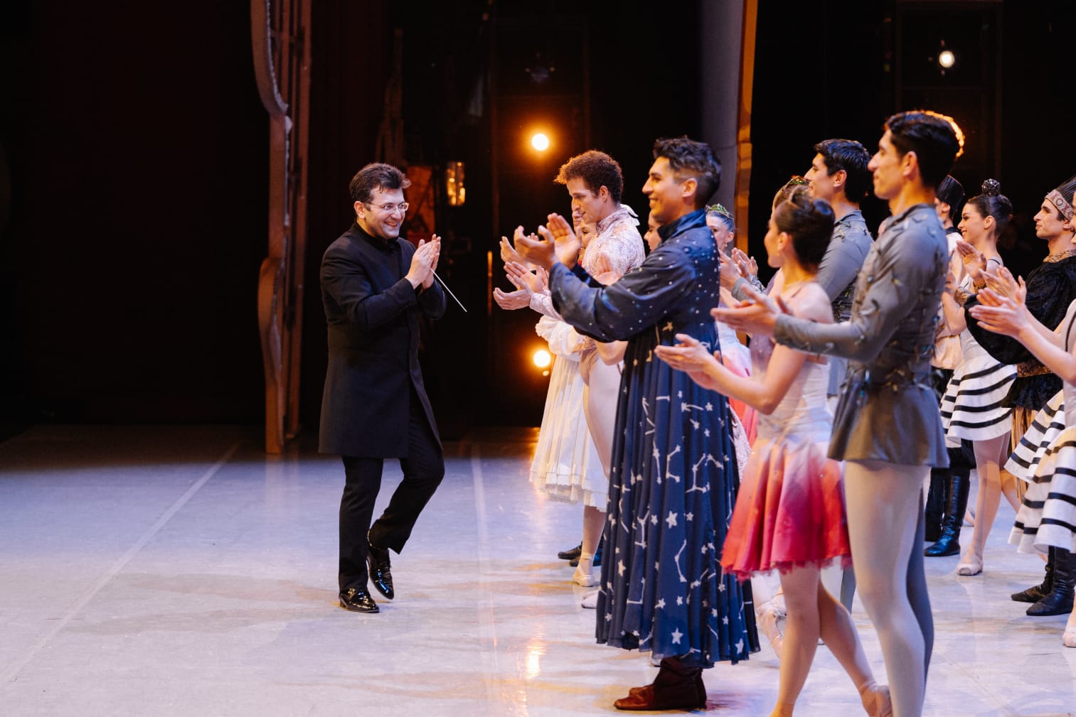 Nutcracker ballet premieres in Mexico under baton of honored Azerbaijani conductor (PHOTO/VIDEO)