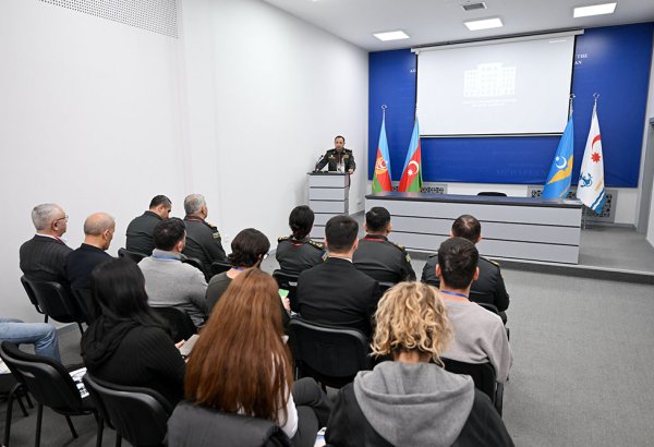 Azerbaijan's Ministry of Defense-run event updates media representatives (PHOTO)