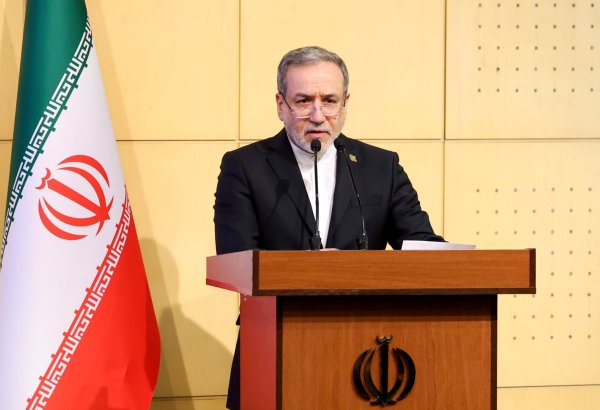 Iran highlights its efforts to develop co-op with neighbors on transit and cargo traffic