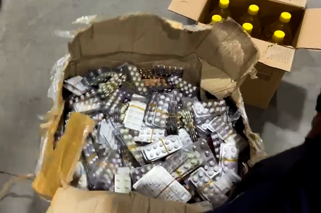 Azerbaijani customs prevent illegal import of large batch of medicines (PHOTO)